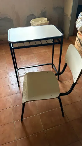 Mesa e cadeira de estudo