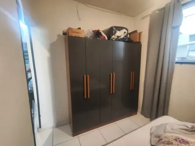 Guarda Roupa de casal 6 portas usado em ótimo estado