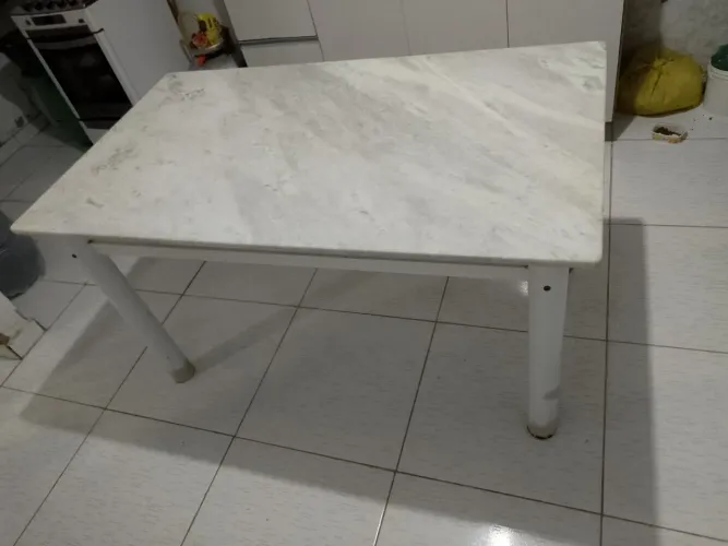Mesa de mármore 