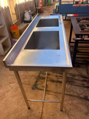Pia de inox grande