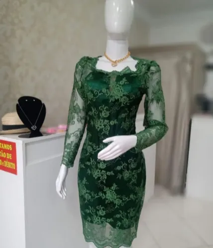 Vendo vestido de festa
