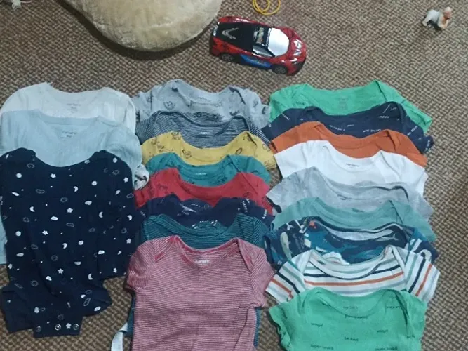 Desapego lote de roupas Carter's menino