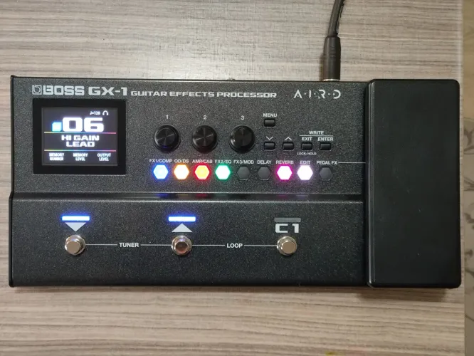 Pedaleira Boss GX-1