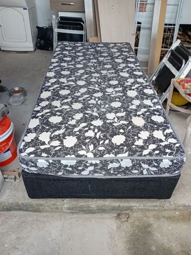Cama box solteiro usado bom estado 