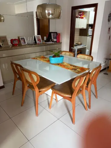 Mesa quadrada, 8 lugares, 150 cm