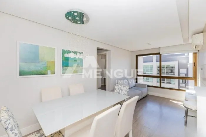 Apartamento com 2 quartos e 65m² para alugar em Passo da Areia, Porto Alegre.