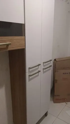 Vendo um armário de Cozinha, só tem um mês de uso vendo por 500