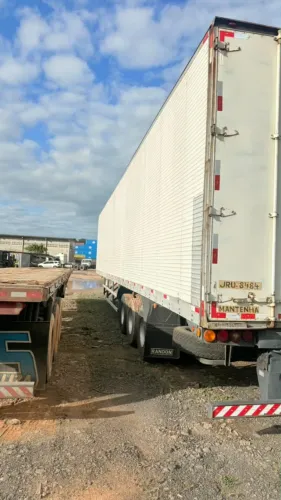 CARRETA BAÚ RANDON 28 PALLETS 109m³ 2009