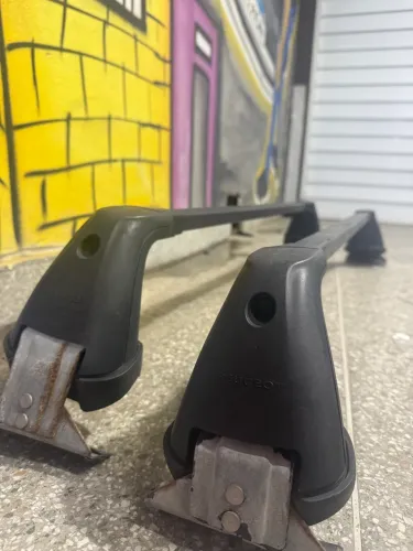 Rack de teto, original pra Peugeot 208.