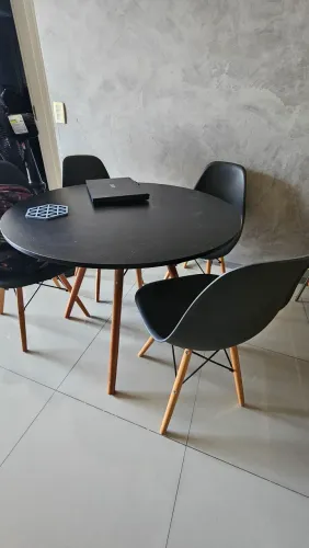 Mesa 90cm + 4 cadeiras