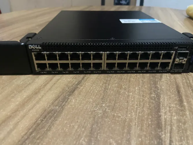 Switch Dell 26 portas Gigabit Gerenciável -Estado de Novo