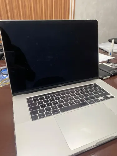 MacBook Pro 16? 2019 i9 8-Core 16GB RAM + Carregador Original e Case