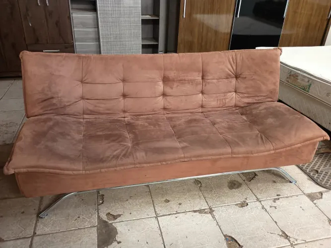 Sofá cama marrom 