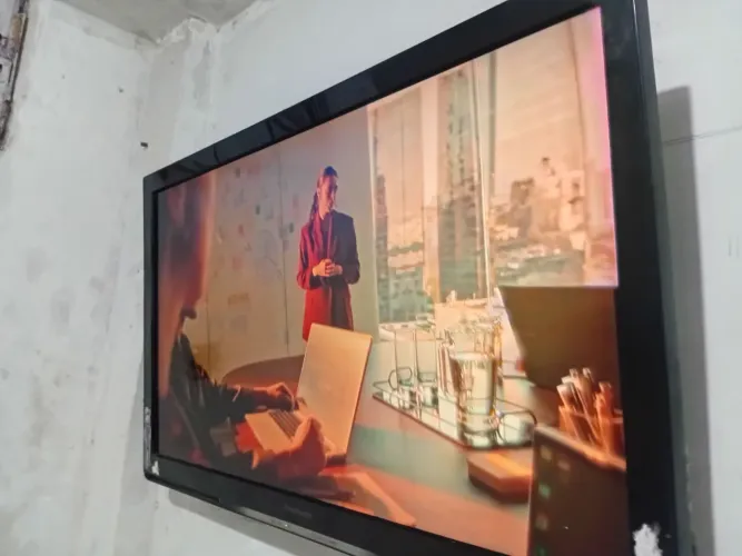 Vende se essa TV panazonique 44 polegada