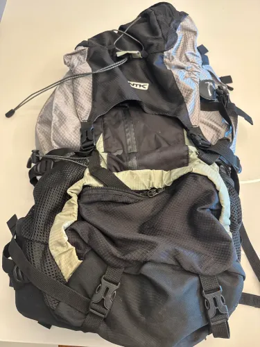 MOCHILA TRILHA NTK 50L C/ CAPA DE CHUVA- ÓTIMO ESTADO
