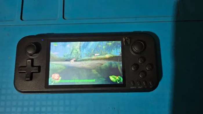 LT-8201 - Video game de emulação portátil.