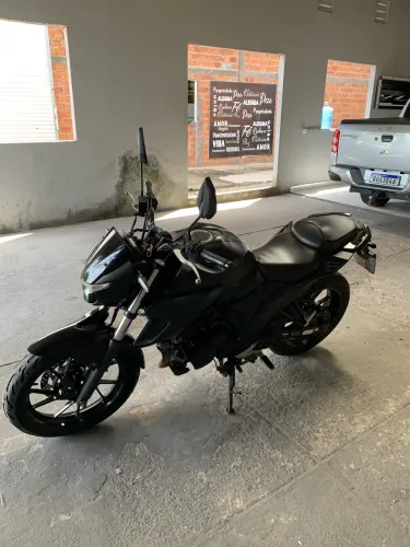 Vendo ou troco Fz25