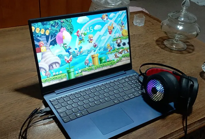 Notebook ideaped 330s