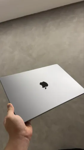 MacBook M3 15?