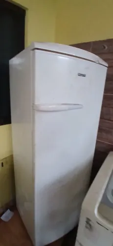 Geladeira 300litros 1 porta