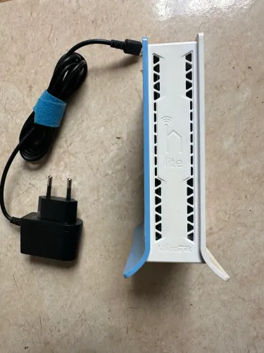 Roteador / RouterBoard MikroTik hAP lite (RB941-2nD-TC) + Fonte - Funcionando