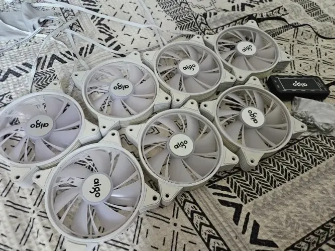 Kit com 7 ventoinhas Aigo Air 12 + controladora --- Ler descrição
