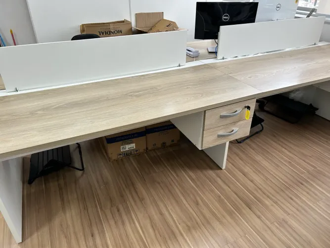 Mesa estação de trabalho