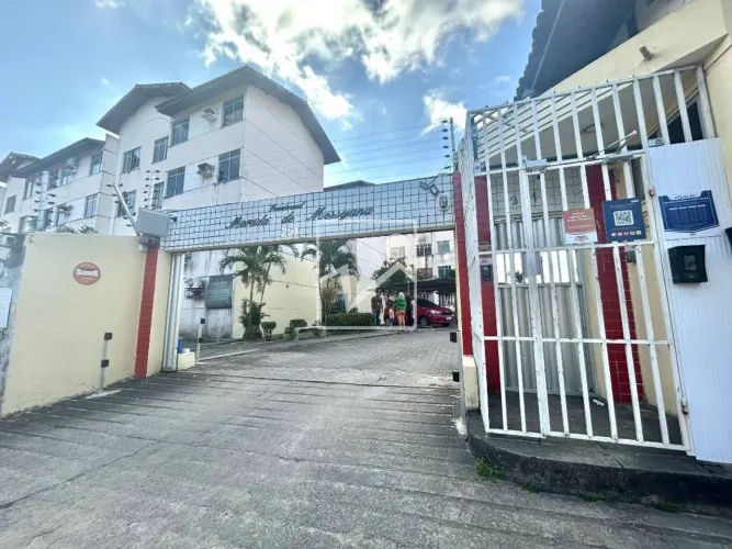 Apartamento com 3 dormitórios para alugar, 60 m² por R$ 2.035,20/ano - Messejana - Fortale