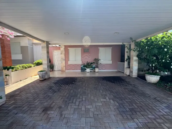 Casa em Condomínio | 3 Dormitórios (1 Suíte) | 2 Vagas