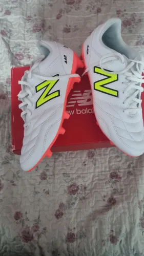 Chuteira New balance 40
