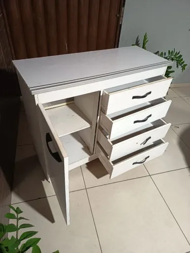 Cômoda 4 gavetas