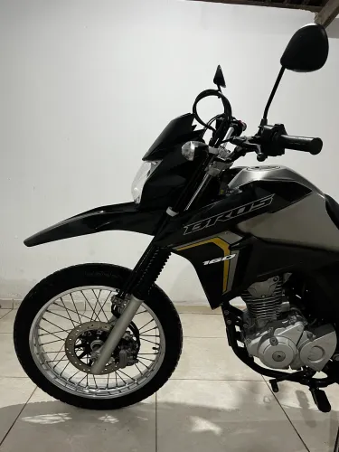 Honda NXR 160 Bros ESDD 2023 - Apenas 1.350 km -
