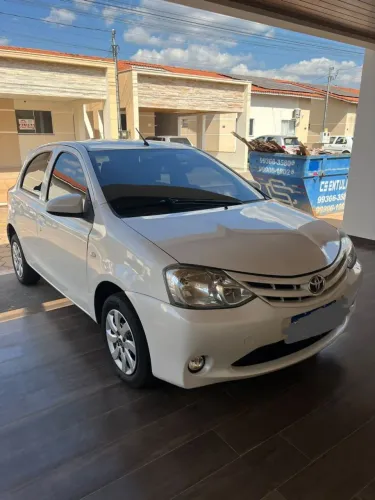 Toyota Etios X 1.3 Flex 16V 5P Mec. 2015