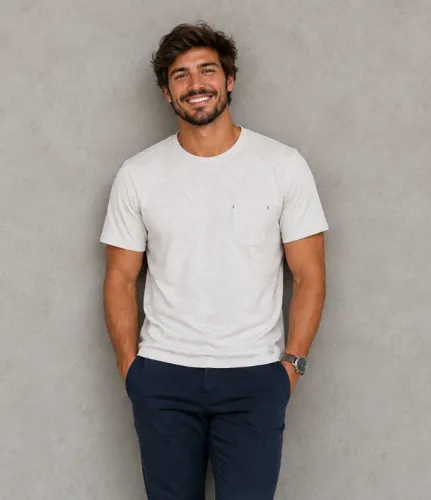 Camiseta Hering G Cinza Mescla Texturizada com Bolso