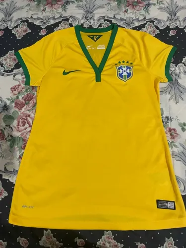 Camiseta da Seleção Brasileira 2014 - Copa do Mundo - Sem Etiqueta