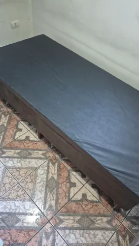 Venda de 2 camas sem colchão