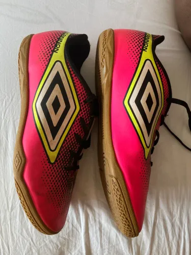Chuteira Umbro