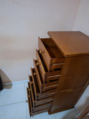 Cômoda alta