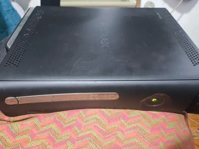 Xbox 360 com desbloqueio xkey sem controle