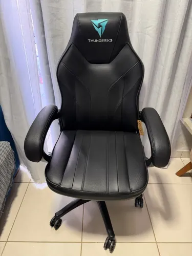 Vendo cadeira gamer nova