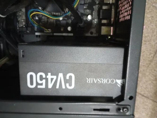 Kit I5 9400f + Corsair CV450 + Gabinete Gamer + Placa mae ASRock defeituosa
