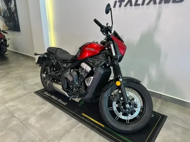 CALIBRO CUSTOM 700 COM APENAS 5.500KM - Faby