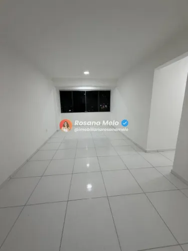Edf Renato Medeiros Boa Viagem,84m,2 quartos,espaçoso e iluminado, oportunidade.