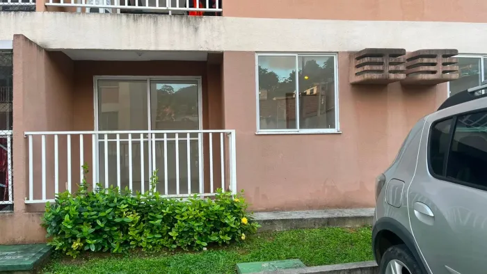 Vendo apto térreo no Residencial Club Moacyr André Gomes