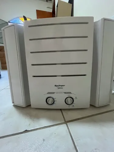 Ar condicionado janela muito novo