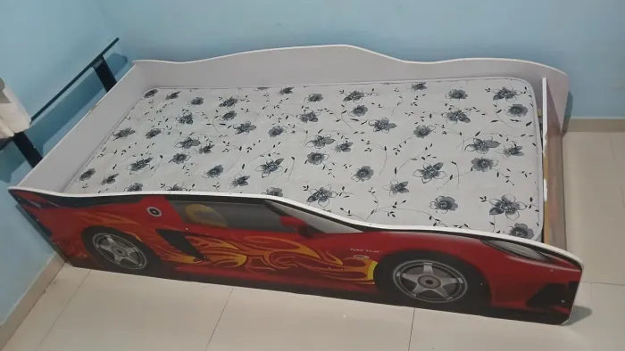 Cama infantil com colchão