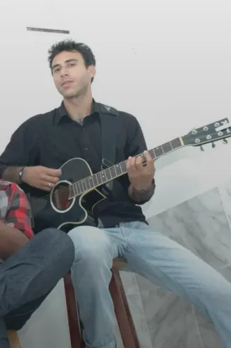 Música aovivo MPB voz e violão 