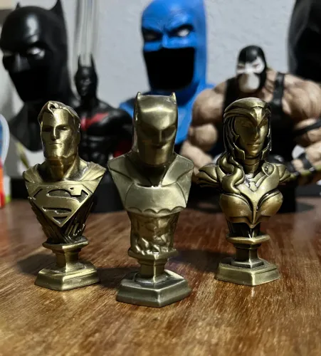 Busto batman Superman mulher maravilha omelete box