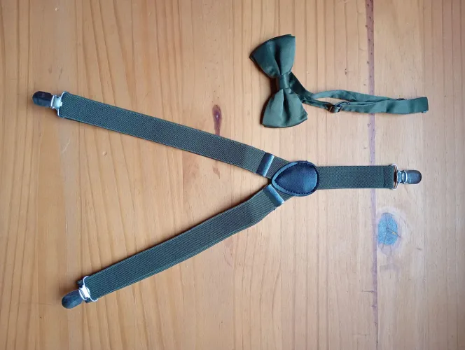 Suspensório com gravata borboleta infantil