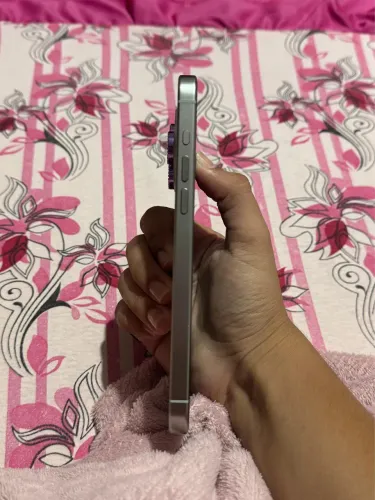 Vendo ou troco iPhone 15 pro Max com volta pra mim